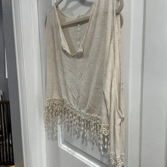 Staring at Stars Fringe Detail Top - Picture 7 of 12